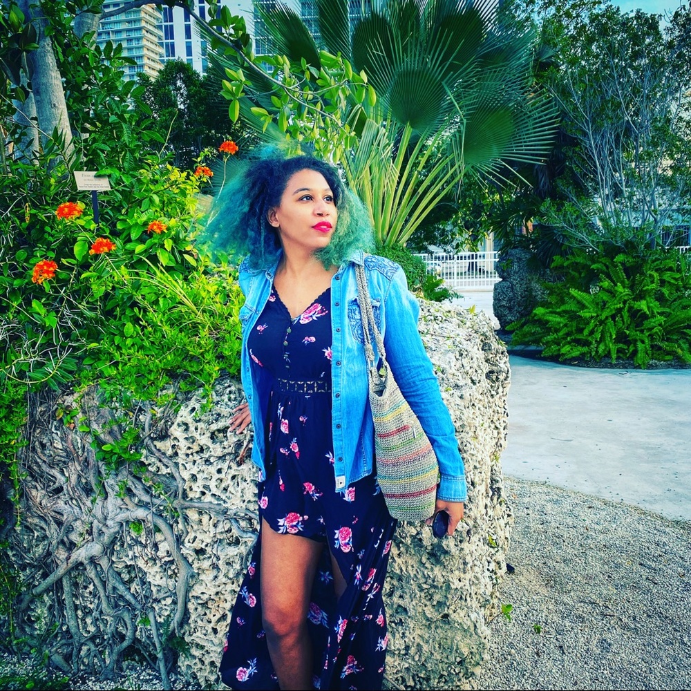 Meet your Posher, ElizaLoves!